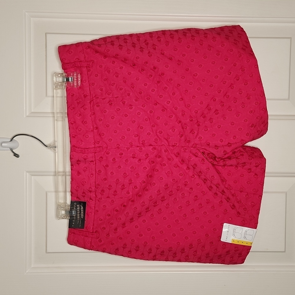 The Limited Hot Pink Eyelet Tailored Short Size 8 - Picture 5 of 15
